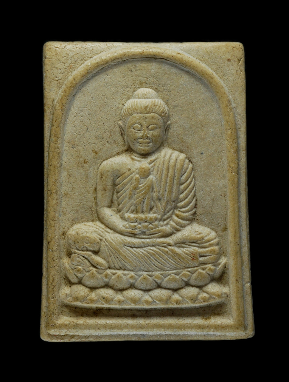 21May24 (84)p.jpg - พระผงพระพุทธเจ้า 3 พระองค์  3ปาง หลังยันต์ ห้า เนื้อผง พระเก่าสวย มวลสารดี   | https://kamulet.in.th